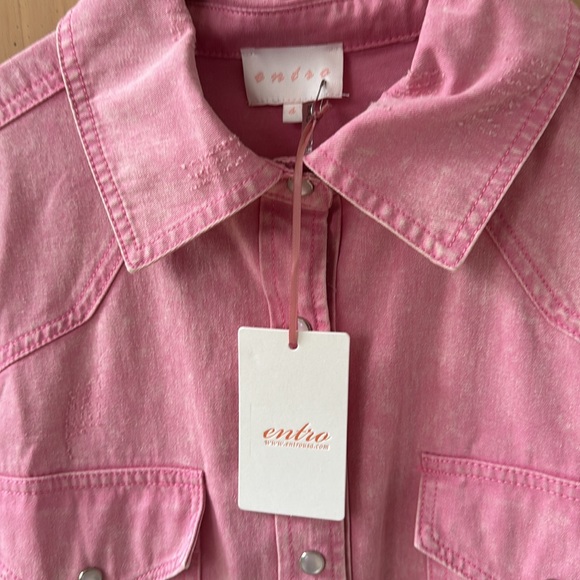NWT entro pink distressed denim western style shirt with pearl snap buttons - s - Picture 2 of 7